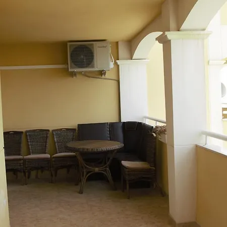 On 2 B Calle Helena Appartement
